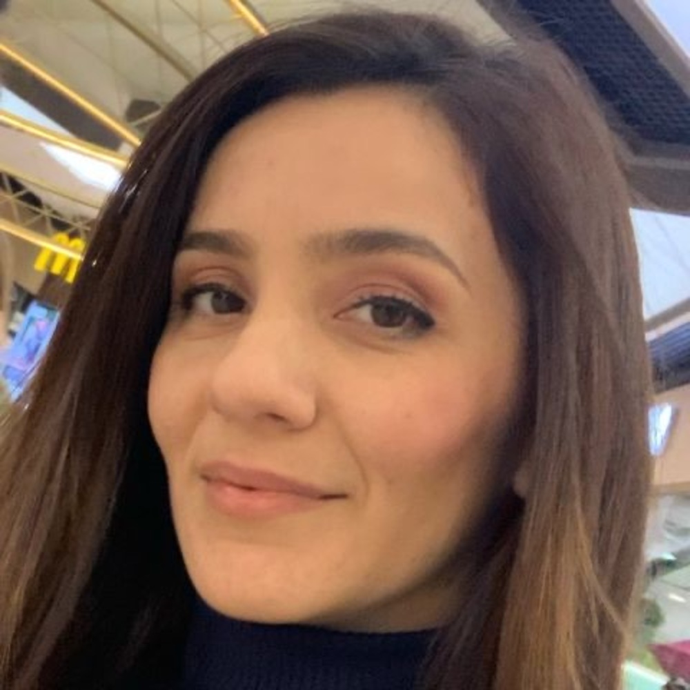 Meet your Posher, Laura